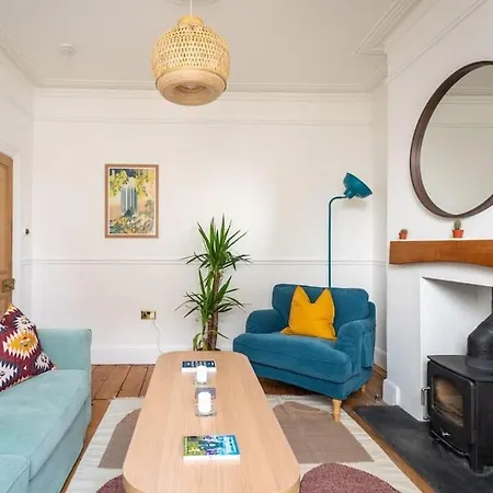 Arty House With Garden In *