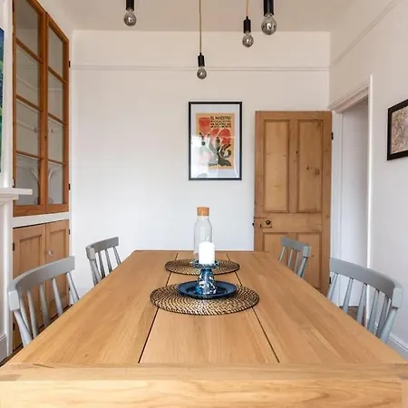 Arty House With Garden In Holiday home
