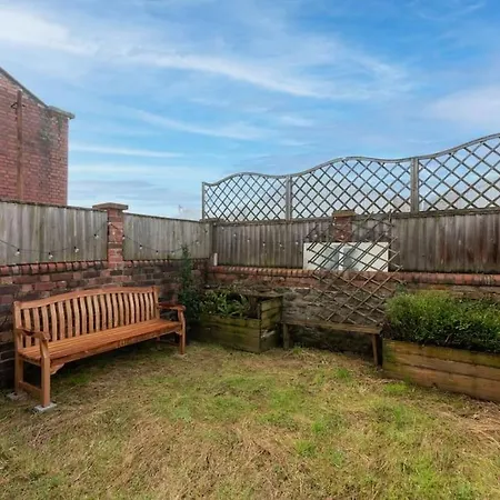 Arty House With Garden In Holiday home *