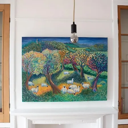 Prázdninový dům Arty House With Garden In *