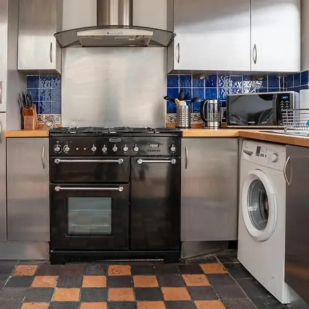 Arty House With Garden In * Bristol