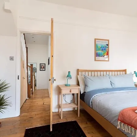 Arty House With Garden In * Bristol