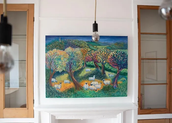 Prázdninový dům Arty House With Garden In *