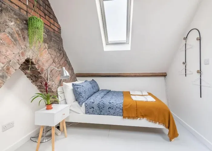 בית נופש Arty House With Garden In *