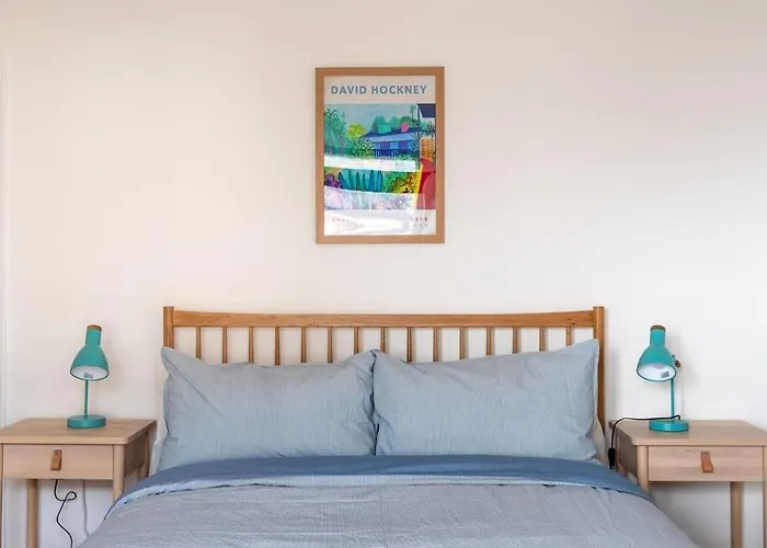 Arty House With Garden In