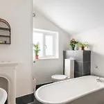 Arty House With Garden In *