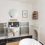 Arty House With Garden In * 브리스틀