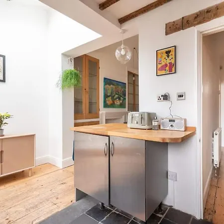 Arty House With Garden In