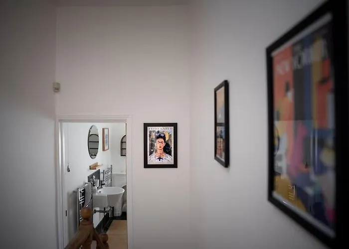 Arty House With Garden In