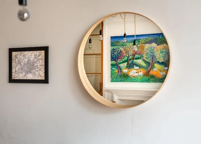 Arty House With Garden In