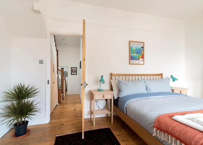 Arty House With Garden In * Bristol